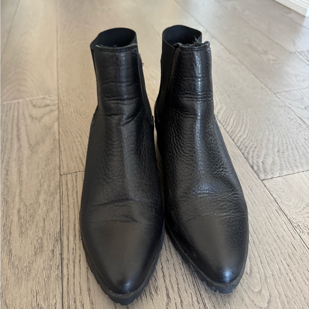 Agenda Black Ankle Bootie